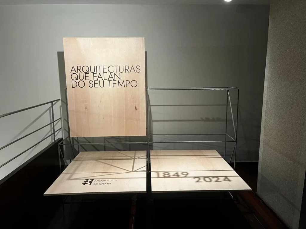 Fabricación de mostradores y estanterías a medida para comercios